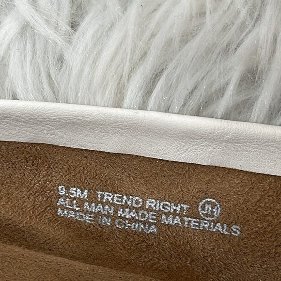 A2 by Aerosoles Trend Right White Faux Leather Cut-Out Slip On Loafers Size 9.5 - Picture 12 of 12